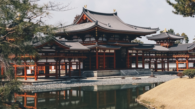 Byōdō-in is a Budist temple in the city of Uji, Kioto prefecture, Japan.